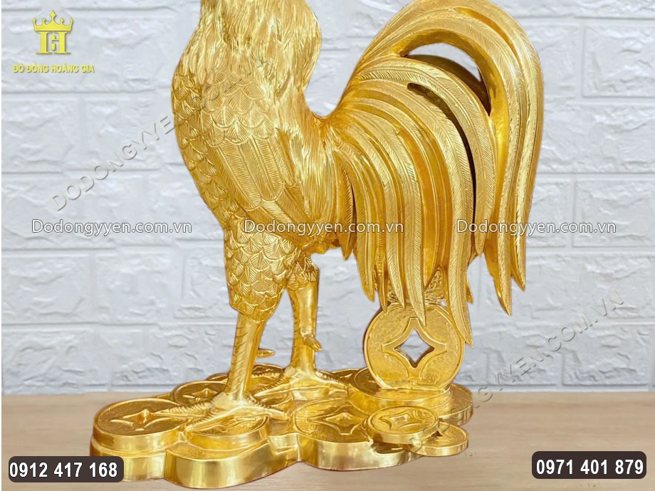 Linh vật g&agrave; đứng tr&ecirc;n c&aacute;c đồng tiền biểu trưng cho t&agrave;i lộc, ph&uacute; qu&yacute;